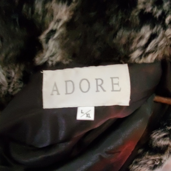 ADORE FAUX FUR STOLE - Picture 5 of 5